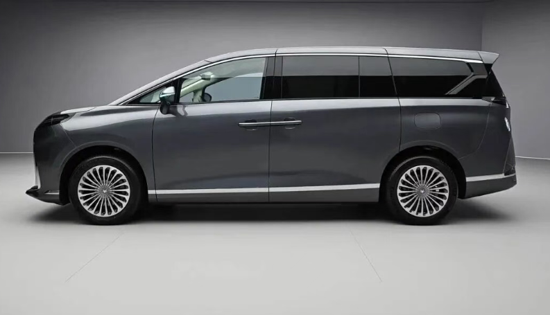 续航1330km，直瀑式格栅，零重力座椅，百公里油耗6L级，全家出行看看它！